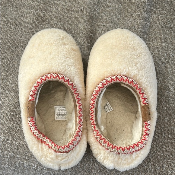 UGG Curly Tazman Slipper Cream Red Trim Women’s 5 - Picture 2 of 11